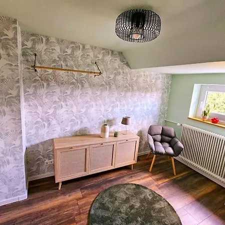 Dachnest Mit Terasse & Sauna Apartment *